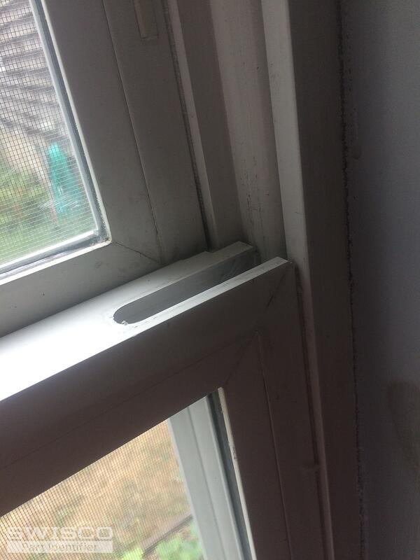 latch slot