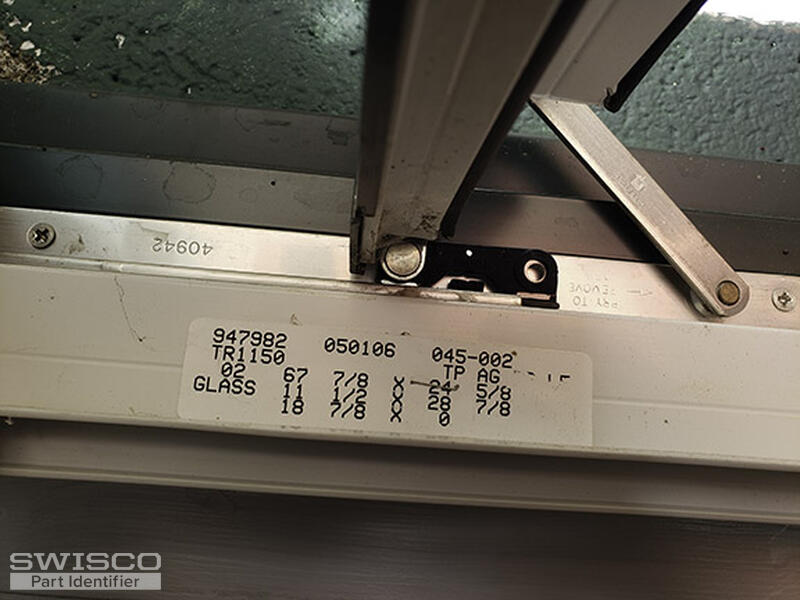broken_bracket_window-tag