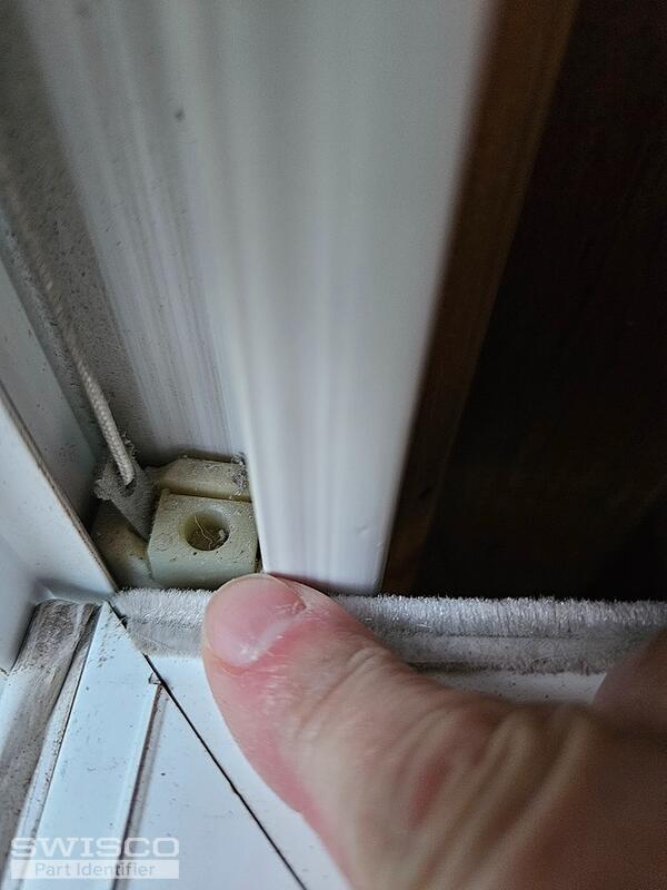 pivot retainer
