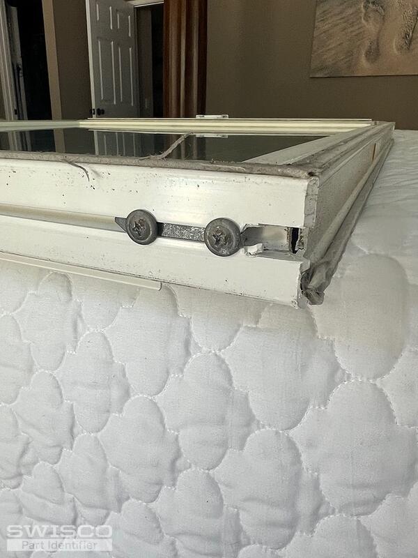Broken support rod on window Gonzales