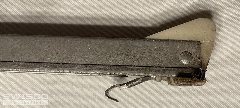 3 hook end side view