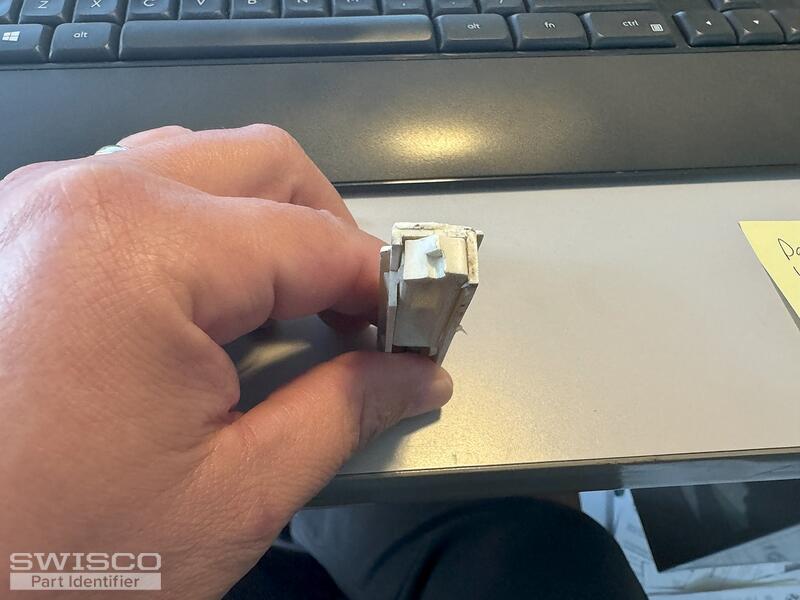 Slide latch