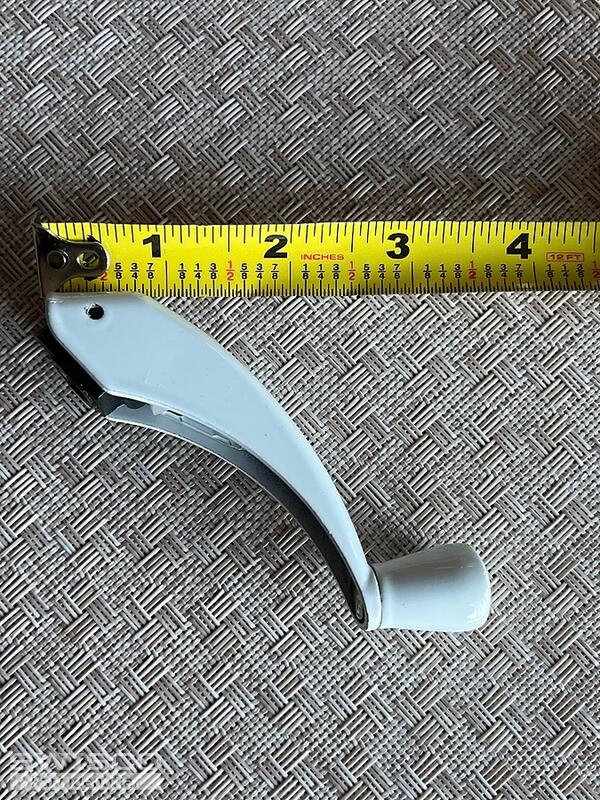 Sash window handle