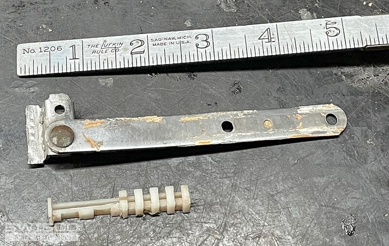 20241210 JE Pella hinge