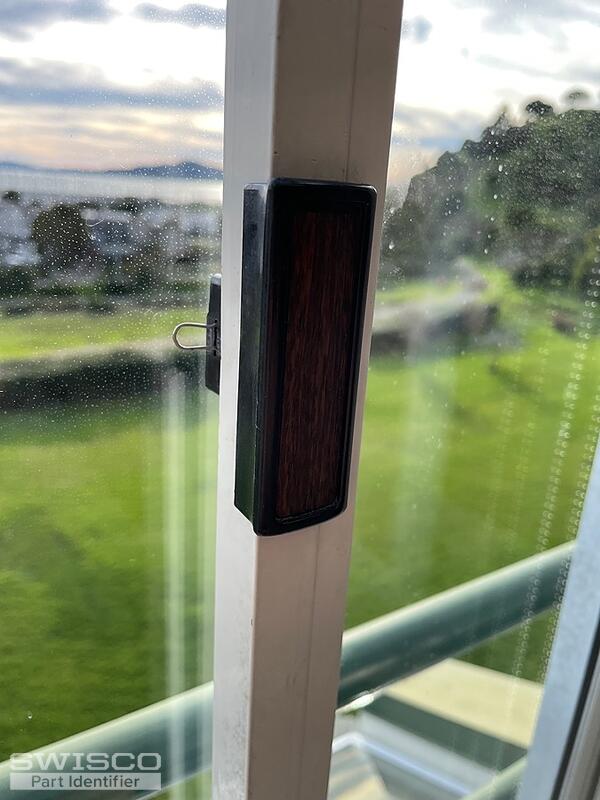Window handle latch