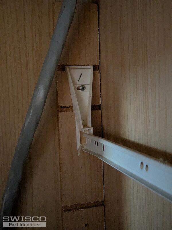 Drawer slide socket