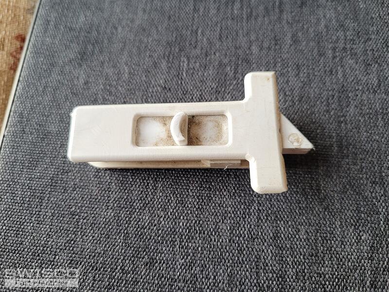 03 - tilt latch - top