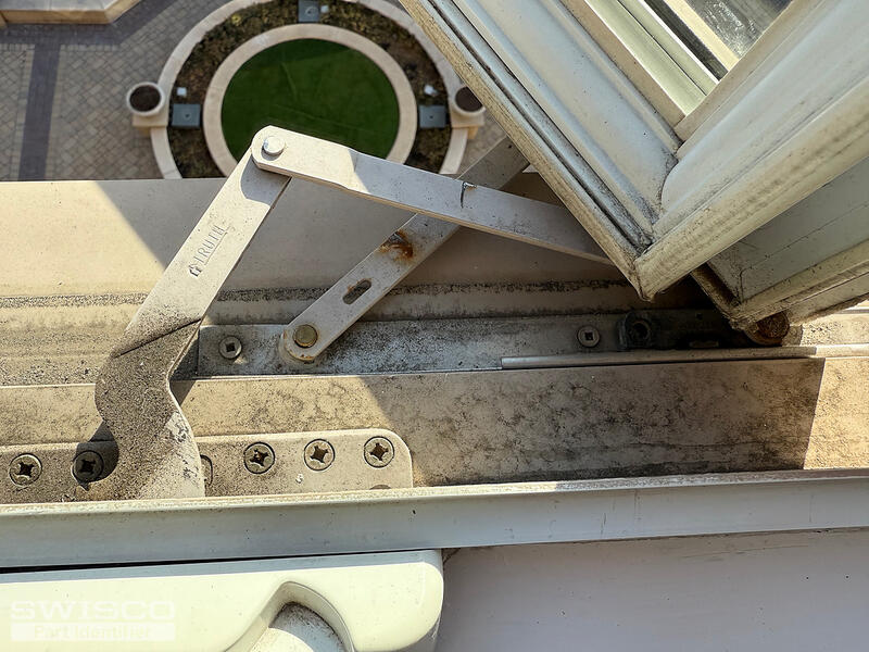 opening mechanism