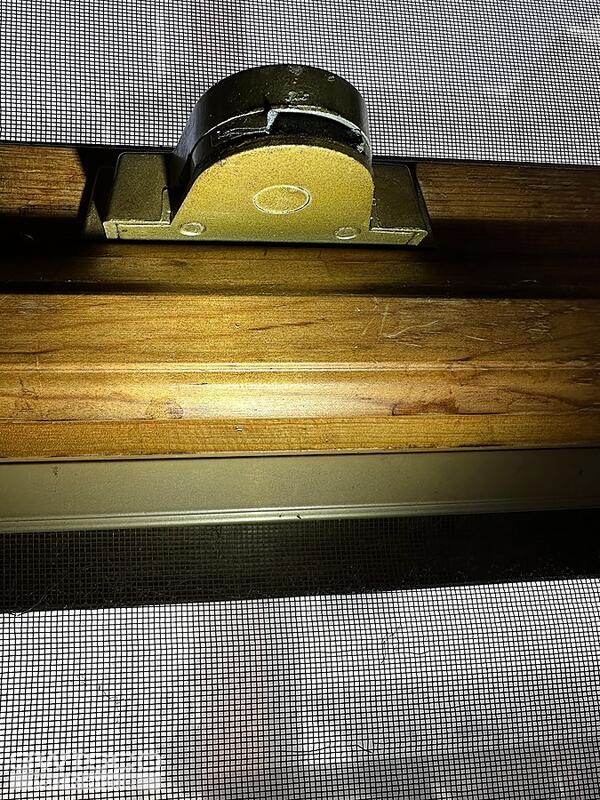 BROKEN OPERATOR HANDLE 1