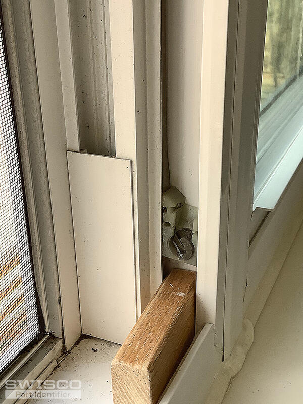 window_pivot_shoe-bottom