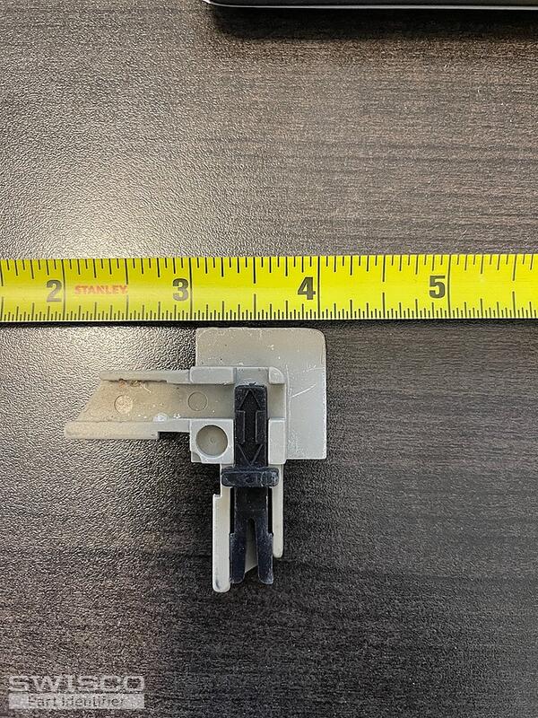 Frame Corner with sliding latch