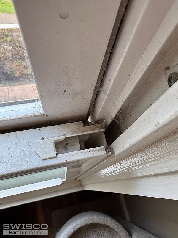 broken-right-bolt