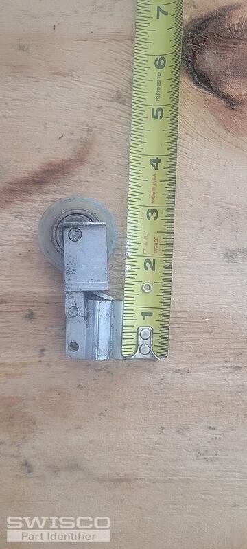 Sliding door roller assembly