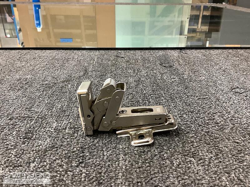 20750BL Girad Hinge 3