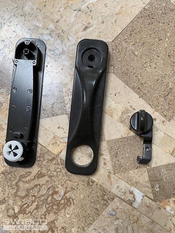 Screen door handle