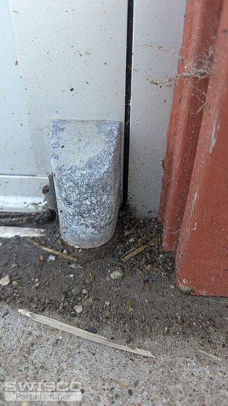 Pivot hinge