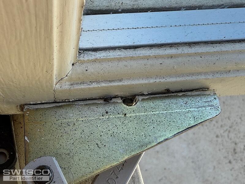 screw to wood stays loose