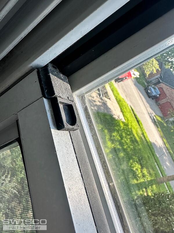 SWISCO.com: Side Mount Top Tilt Latch, Neutral