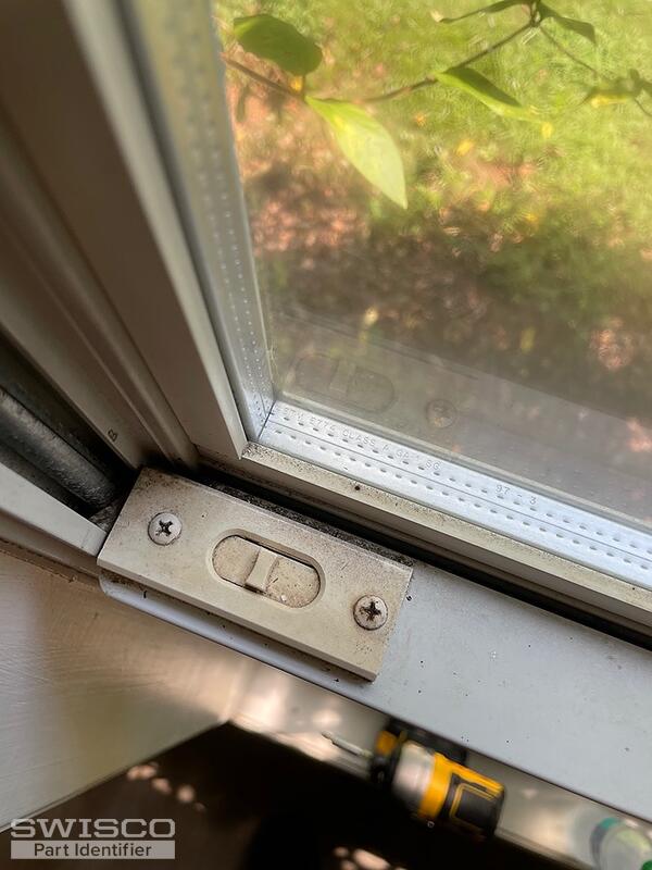 Surface tilt latch