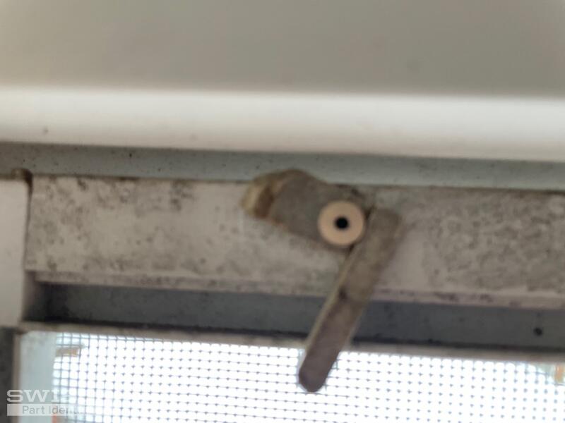 screen retaining  clip